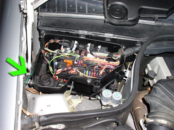 Mercedes C Class W202 diagnostic port location picture